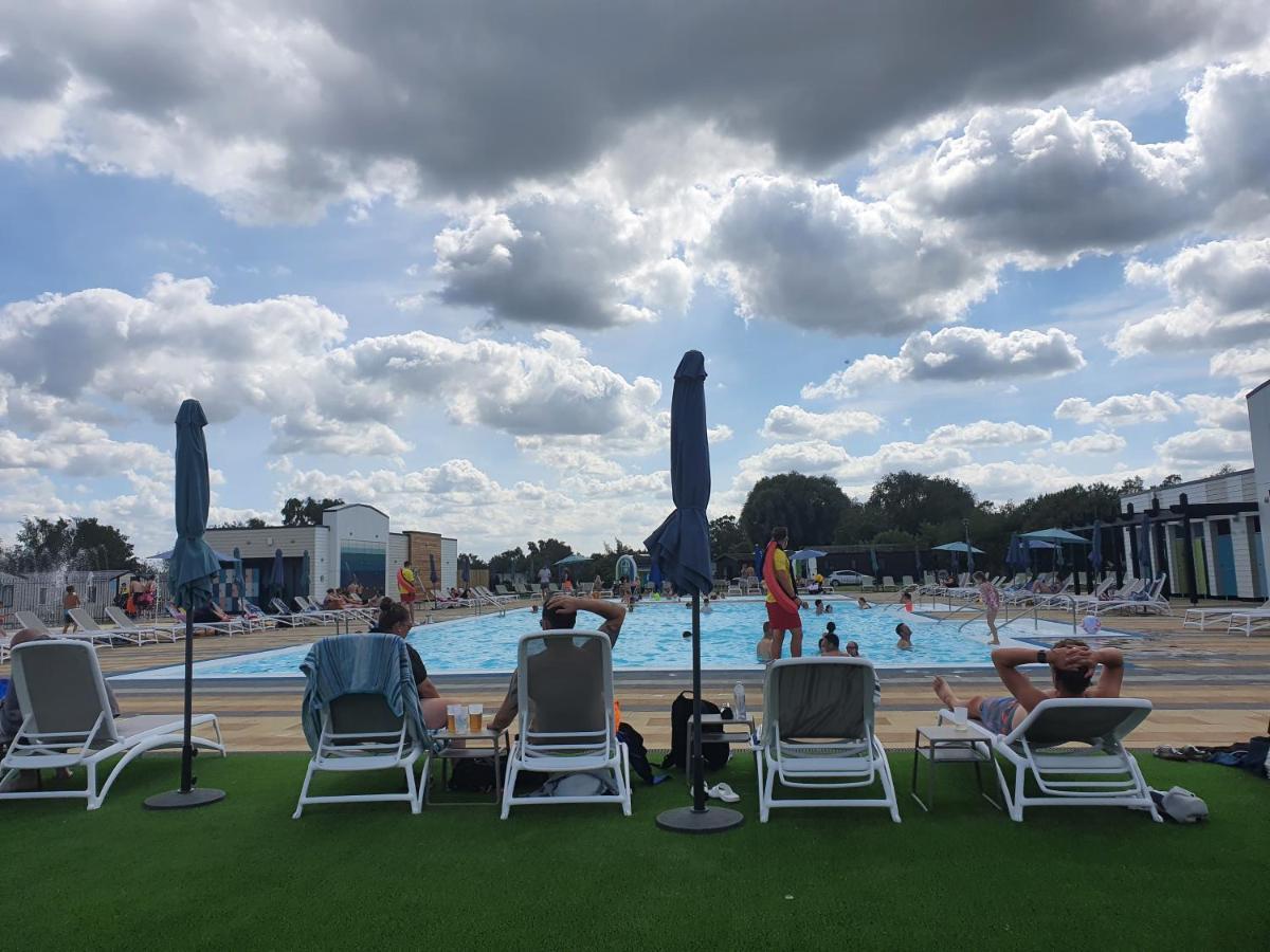 Relaxing Breaks With Hot Tub At Tattershal Lakes 3 Bedroom タターズホール エクステリア 写真